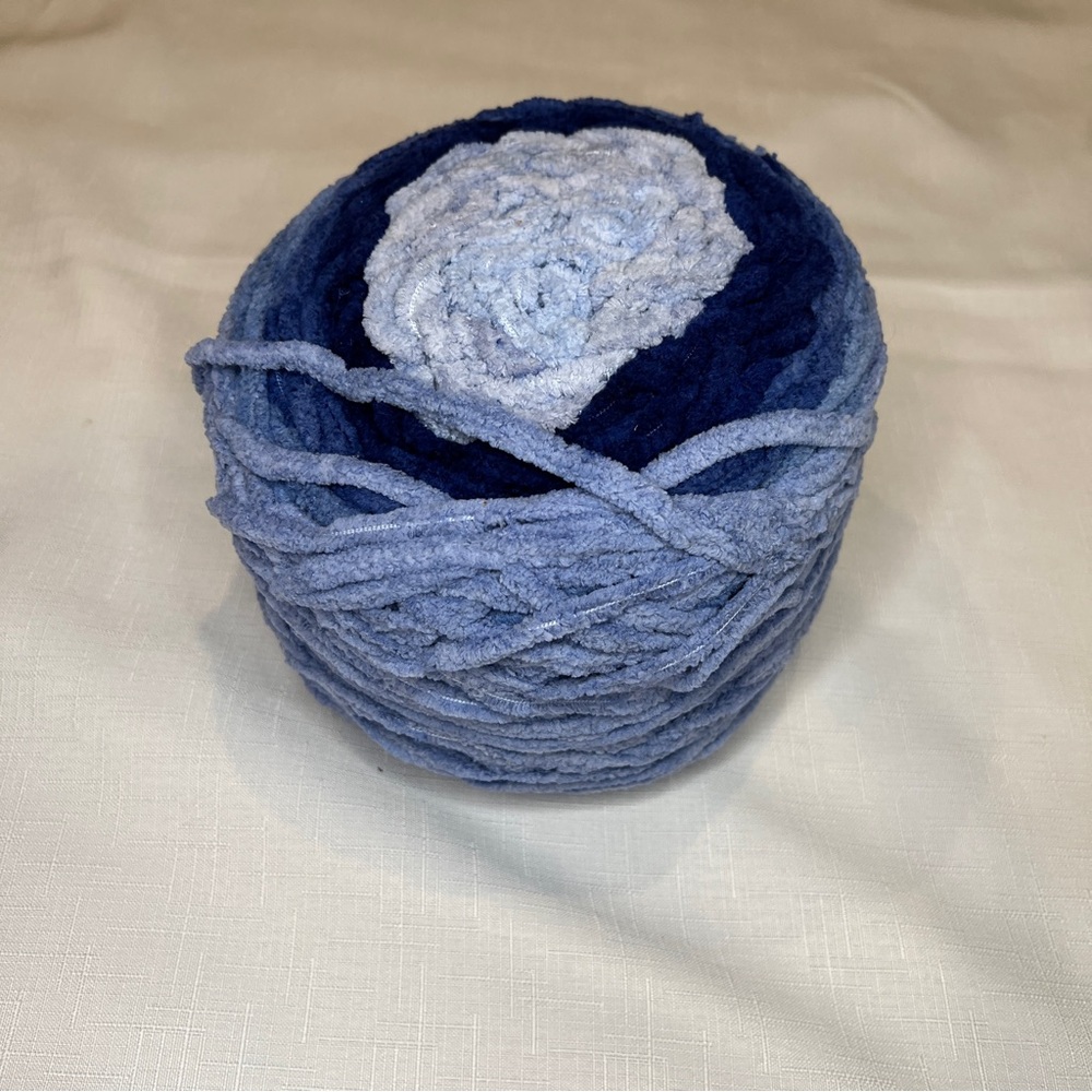 Bernat Blanket Ombre BB #6 Super Bulky Polyester Yarn Navy Blue 295g + Bonus